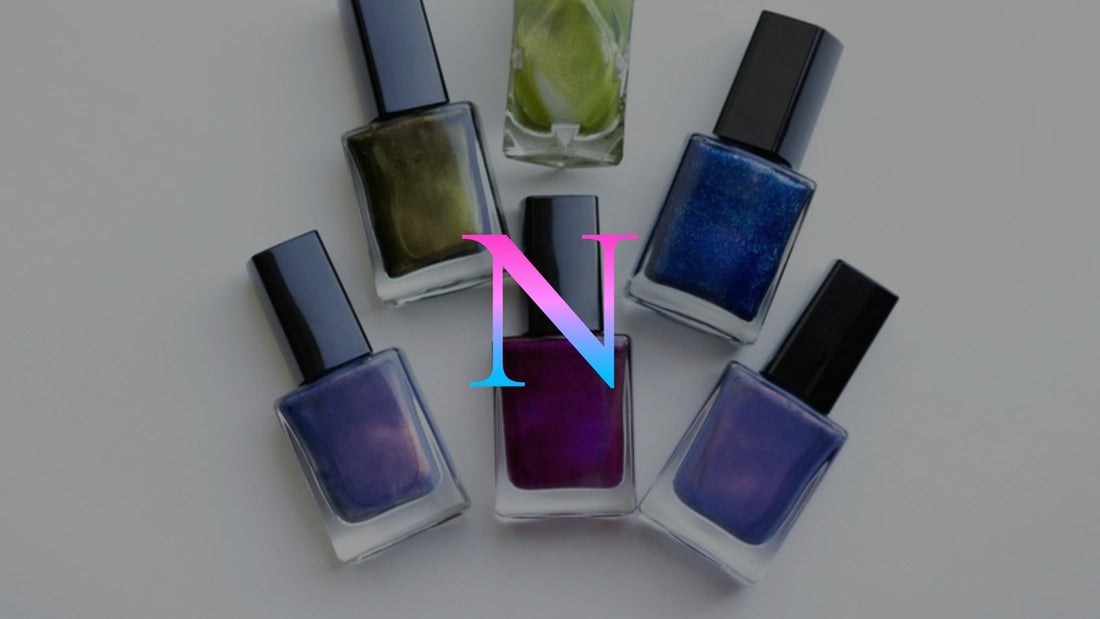 Flacons de vernis gel aux couleurs variées pour une pose avec base, rubber base et top coat