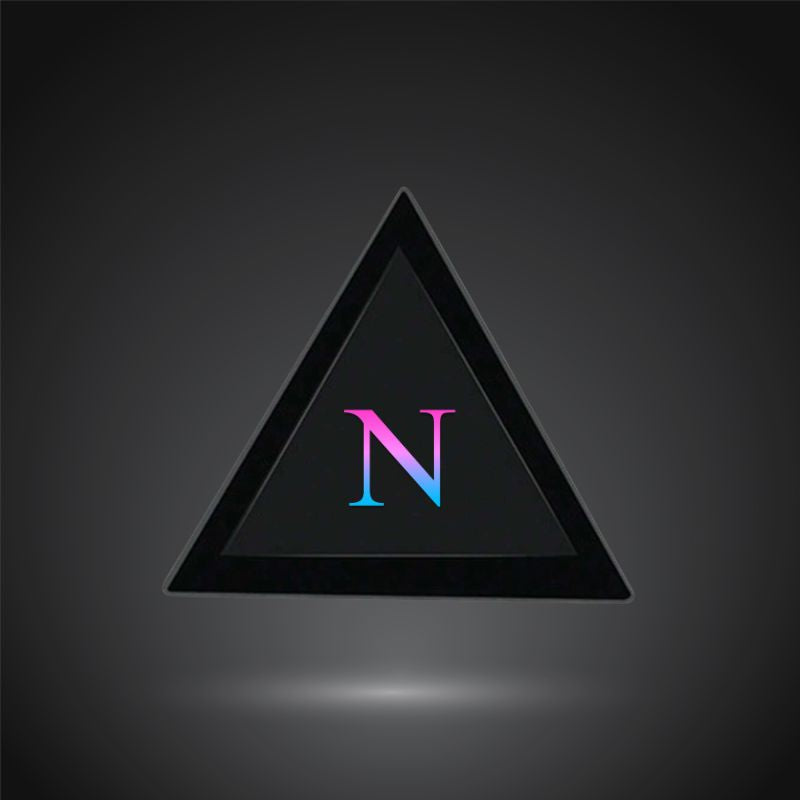 Petit plateau triangle noir pour trier les strass d'ongles